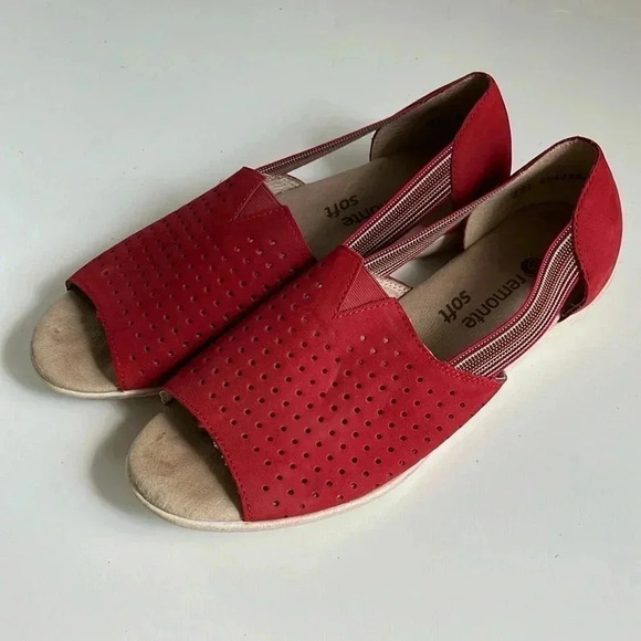 REMONTE Soft Women’s 39 8.5 Sandals Perforated Leather Elastic Red Comfort - Picture 2 of 9